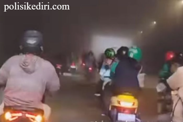 Viral Semen Tumpah di Mampang, Jalan Sempat Macet